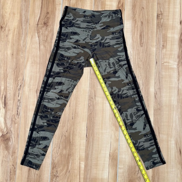 Express One Eleven Camouflage Leggings Size Small - Picture 4 of 7